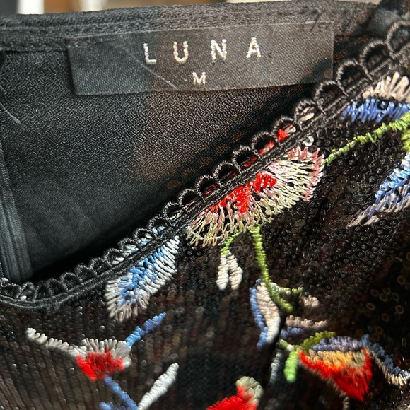 Embroidered and sequence dress - Picture 7 of 7